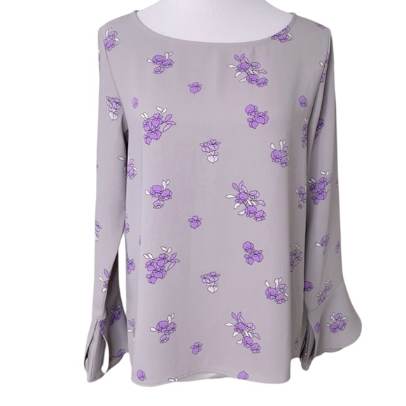 Ann Taylor Tops - ANN TAYLOR Floral Bell Ruffle Sleeve Blouse in Gray w/ Purple Florals Size Small